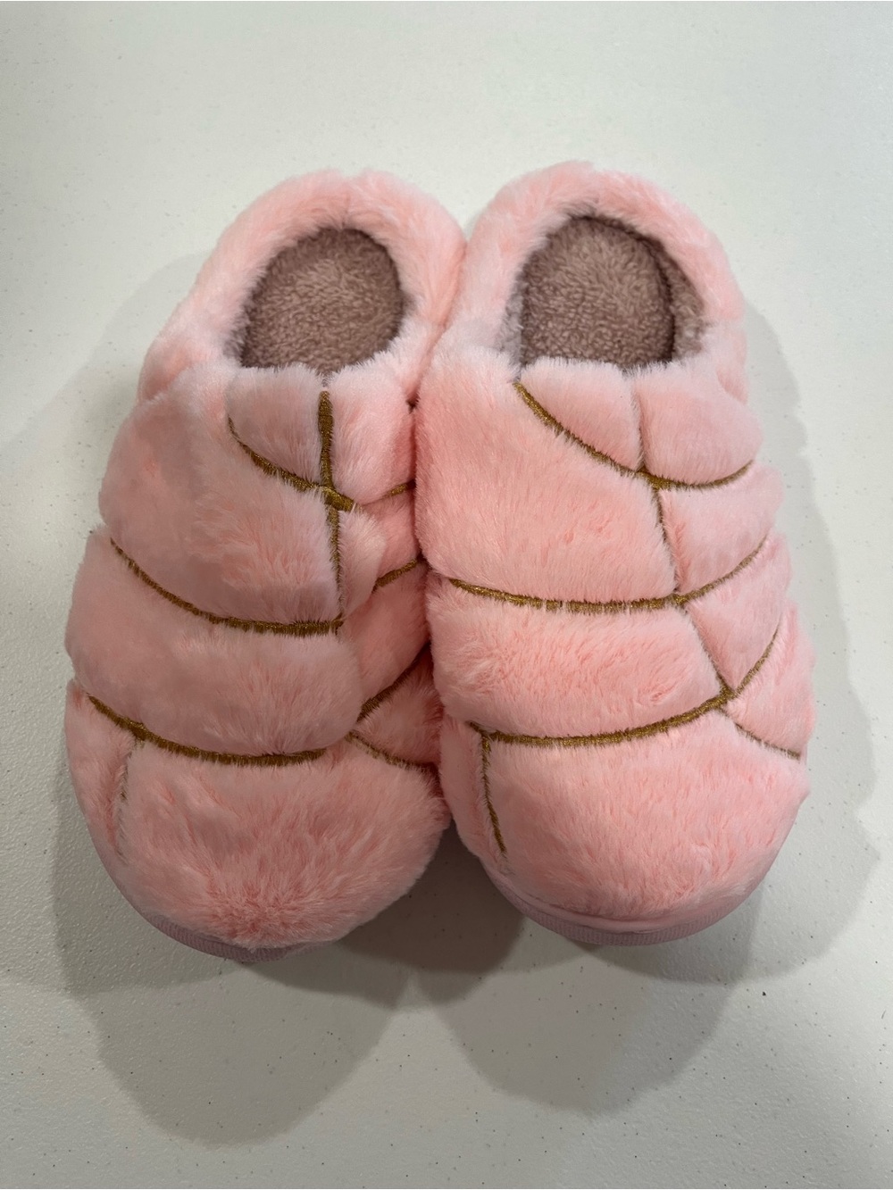 Women’s Concha Slippers- Plush Pink Fuzzy Slip-On Slippers size 8